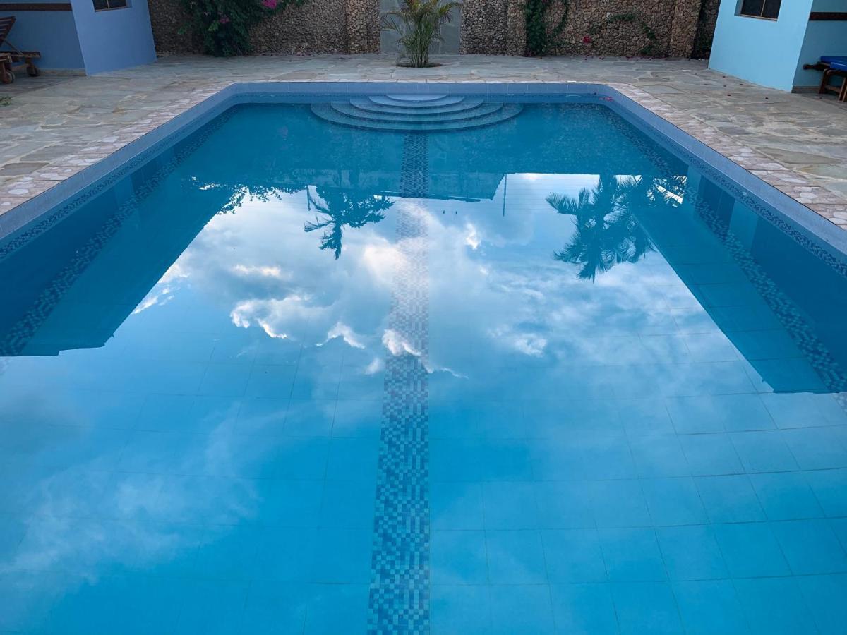 Lions Home Praia de Diani Exterior foto