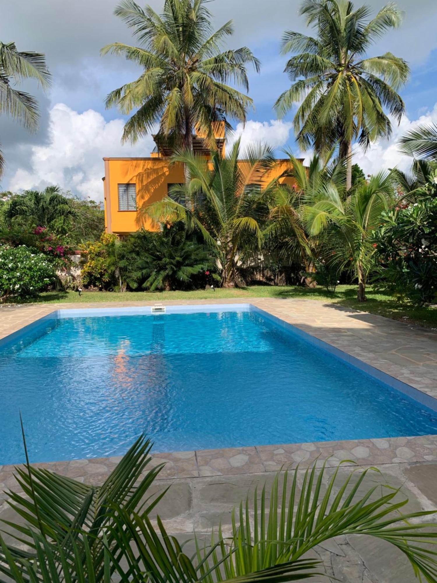 Lions Home Praia de Diani Exterior foto
