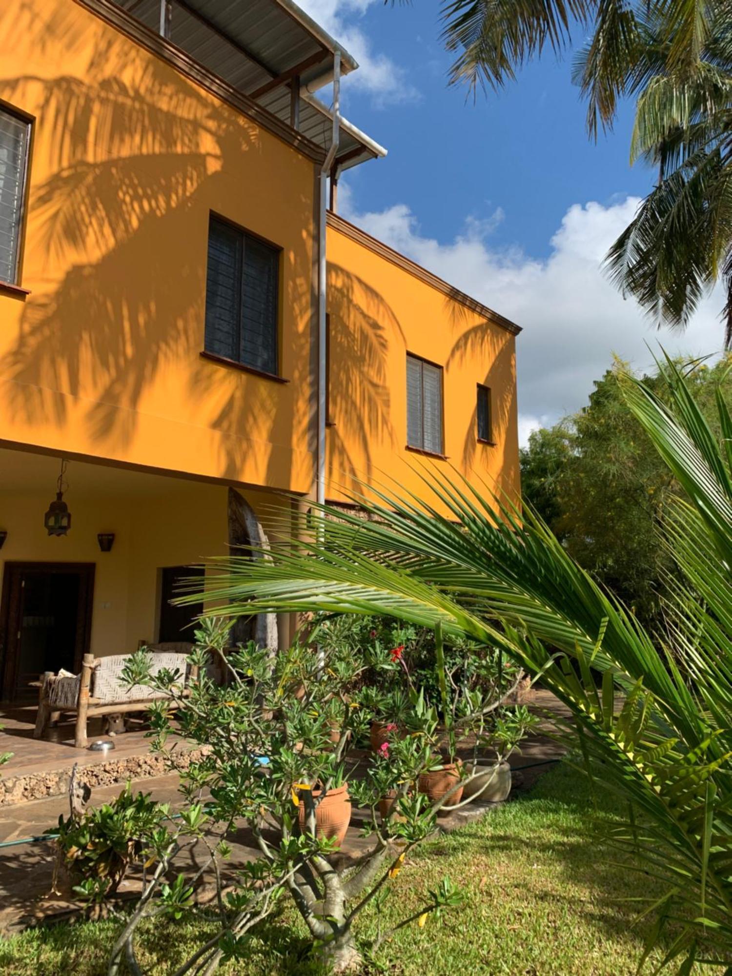 Lions Home Praia de Diani Exterior foto