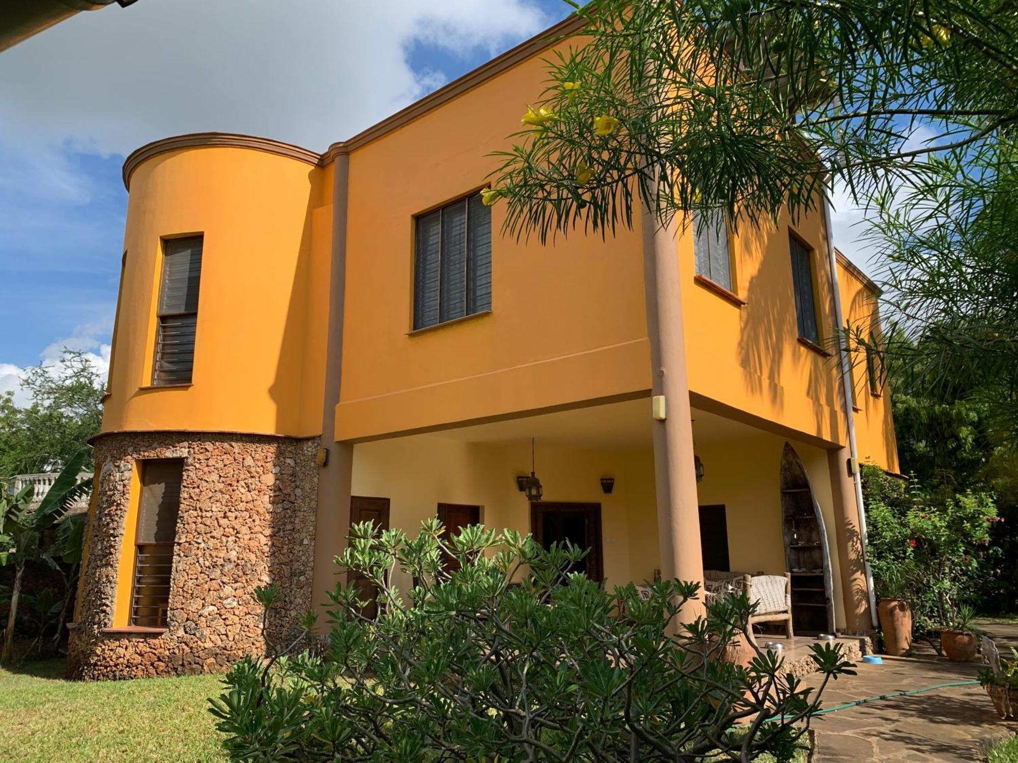 Lions Home Praia de Diani Exterior foto